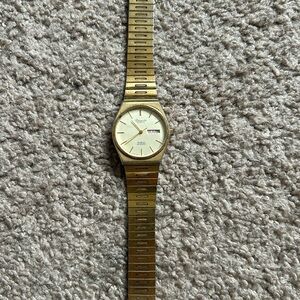 Deauville Armitron quartz gold tone‎ bracelet watch one size measurements shown